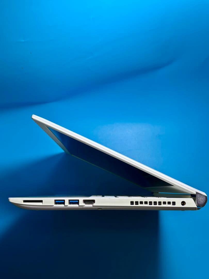 東芝 dynabook T75/FWS i7 8550U SSD2TB 32GB