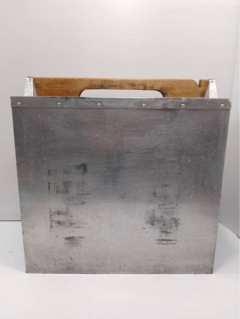 G2171【昭和レトロ】出前用 アルミ製 おかもち (木製棚/持ち手付き)