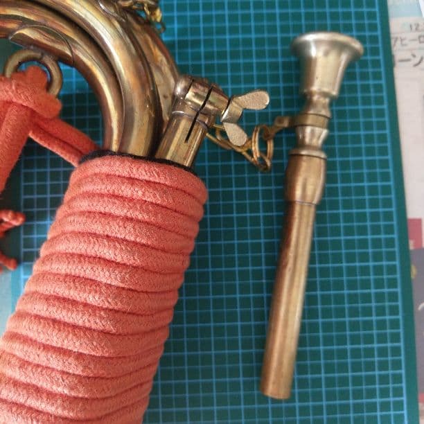 自衛隊納入品　下倉楽器製　信号らっぱ　信号喇叭　三つ巻き