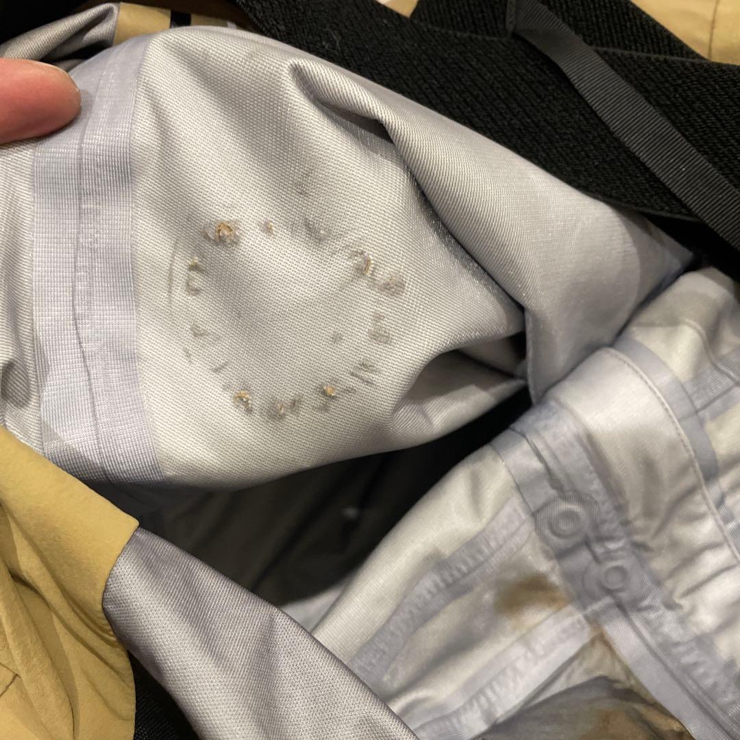 Burton AK ビブパンツ　S サイズ