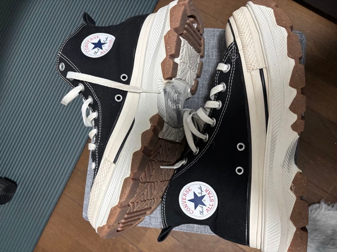 コンバース ブラック ハイカット スニーカー