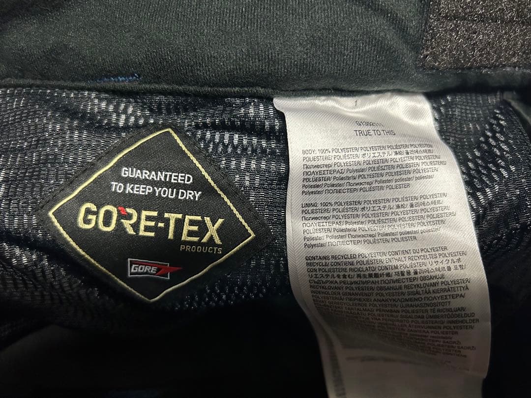 VOLCOM アーサーロンゴ GORE-TEX XL 新品　上下セット。