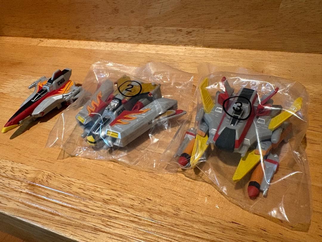 ガンフェニックストライカー　ガンウインガー　ガンローダー　ガンブースター　食玩