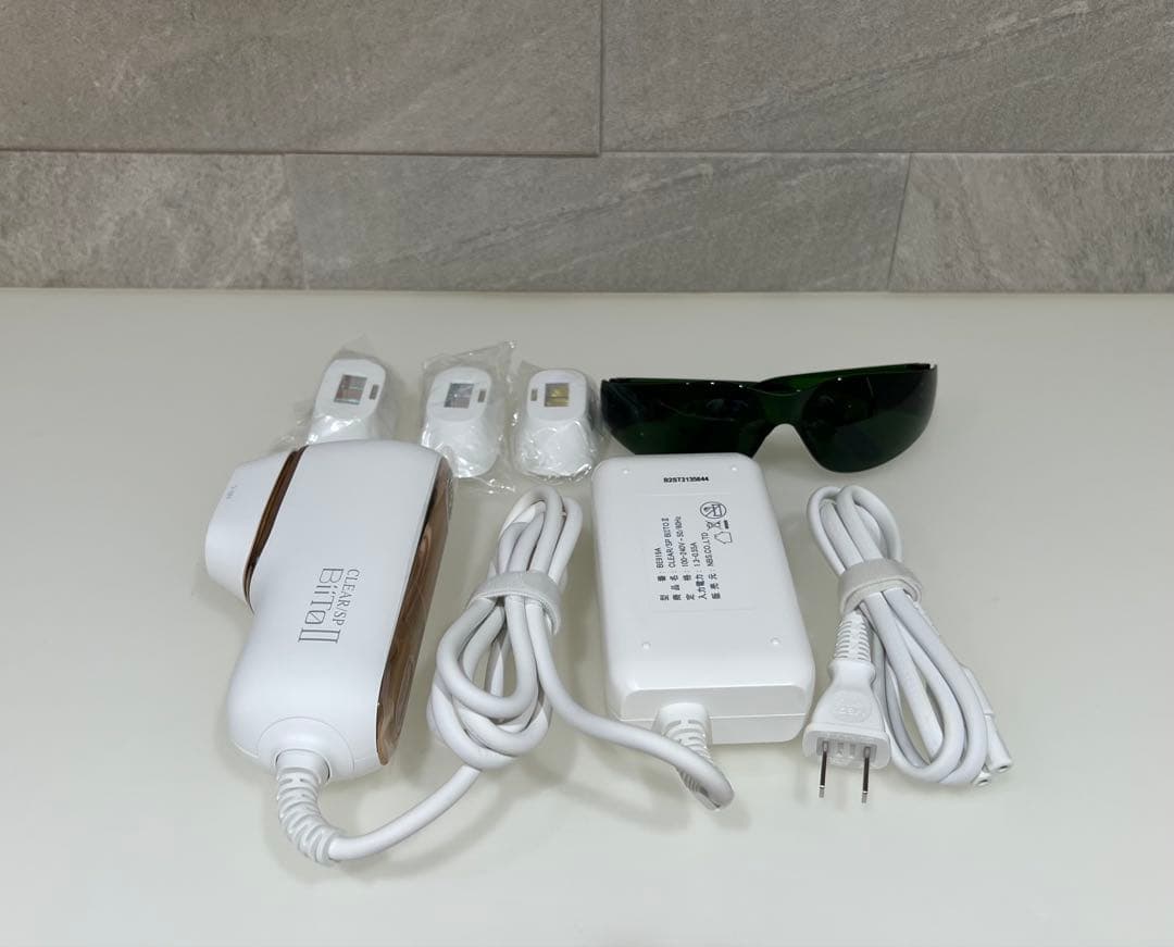 【新品未使用】脱毛器 BiiToII（ビートツー）光総合美容器 本体 付属品付き