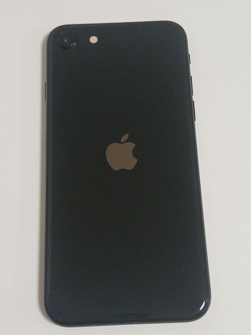 Apple iPhone SE ブラック 本体