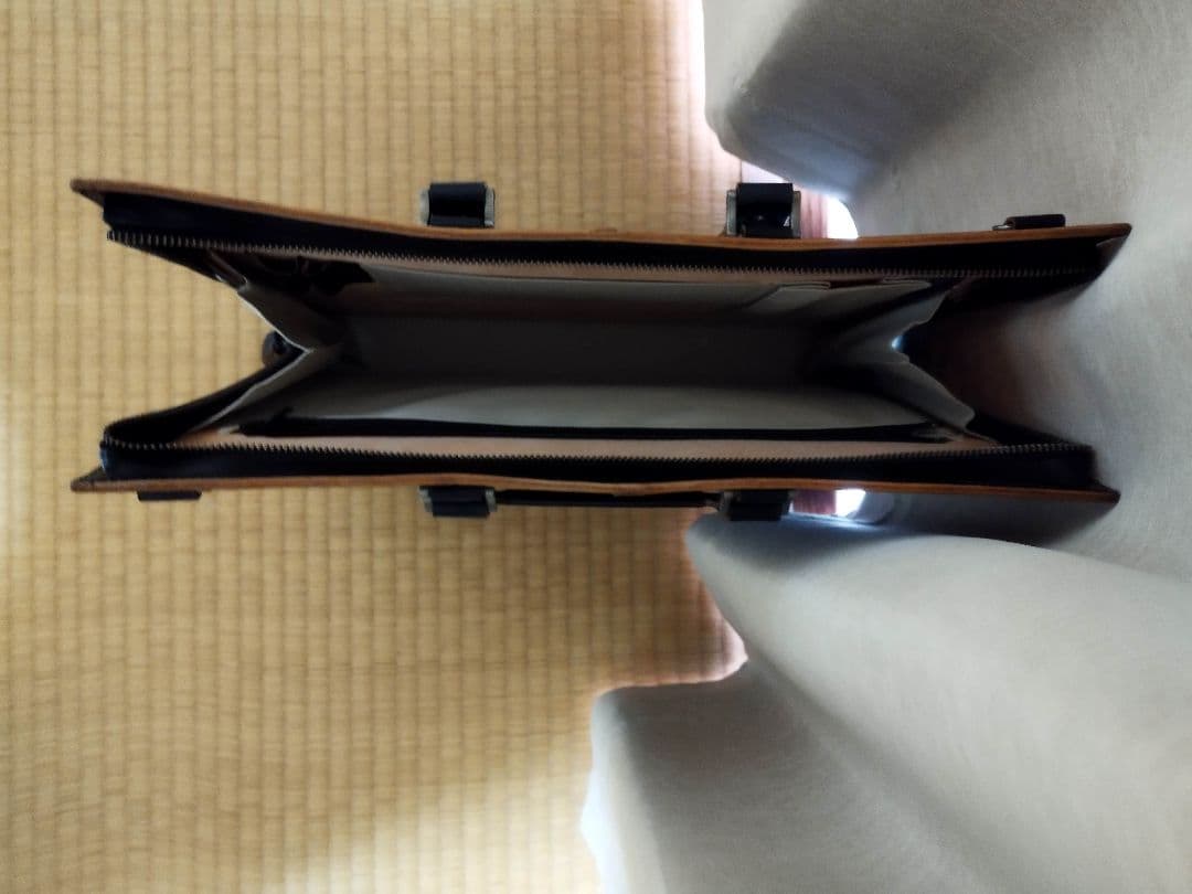 【孤独のグルメ】コンプレックスガーデン　枯淡　ビジネスバッグ　ショルダーベルト付