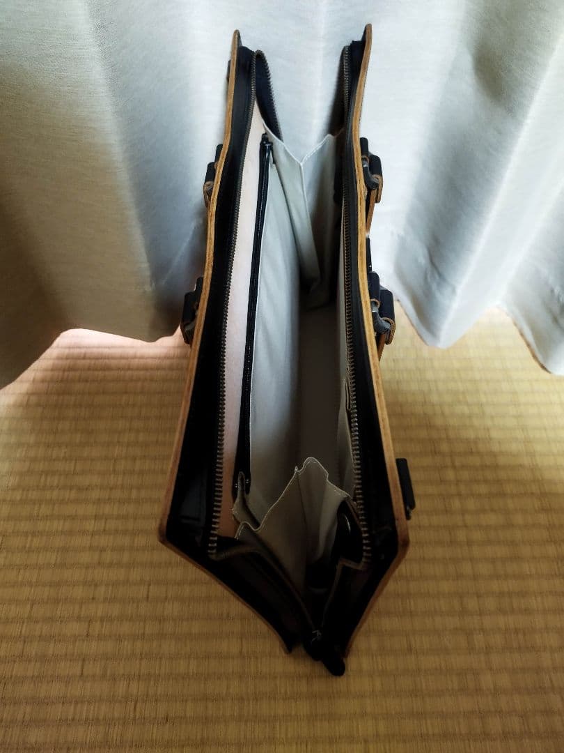 【孤独のグルメ】コンプレックスガーデン　枯淡　ビジネスバッグ　ショルダーベルト付