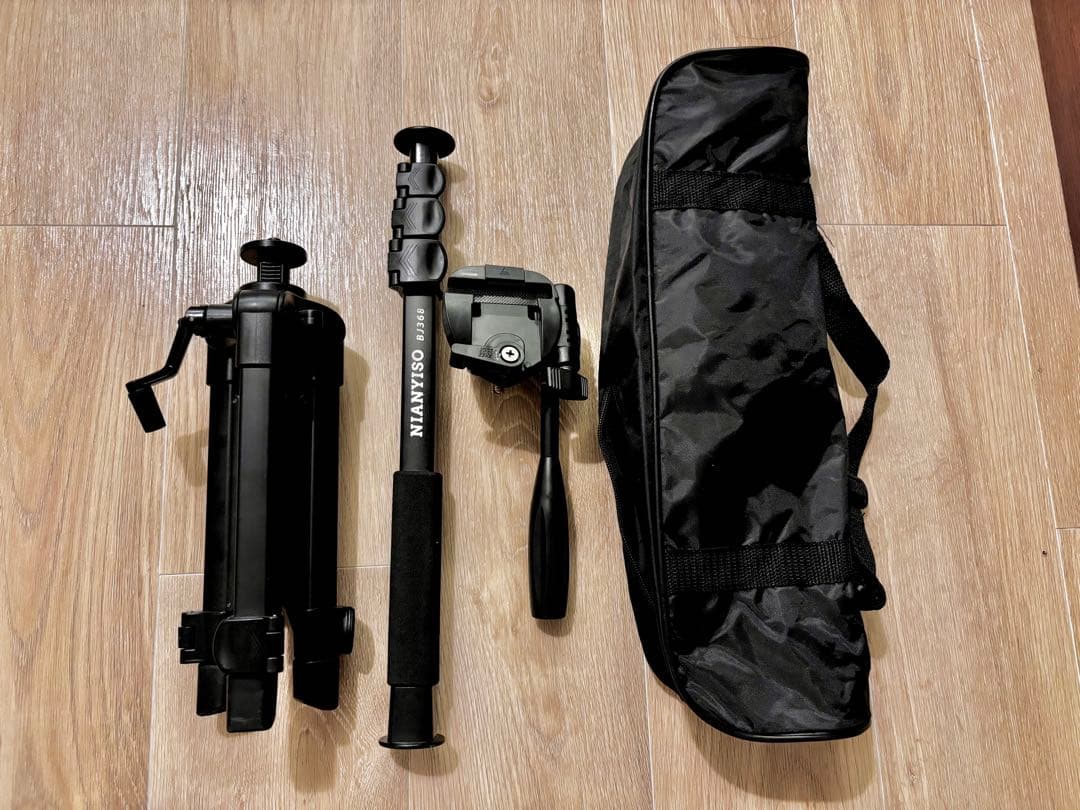 【公式ケース付XGIMI】 プロジェクター本体+三脚＋リモコン＋取扱説明書