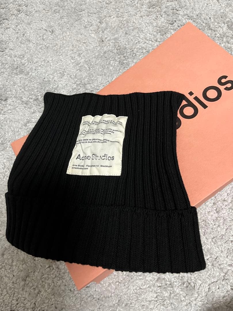 Acne Studios リブ編みスクエアビーニー