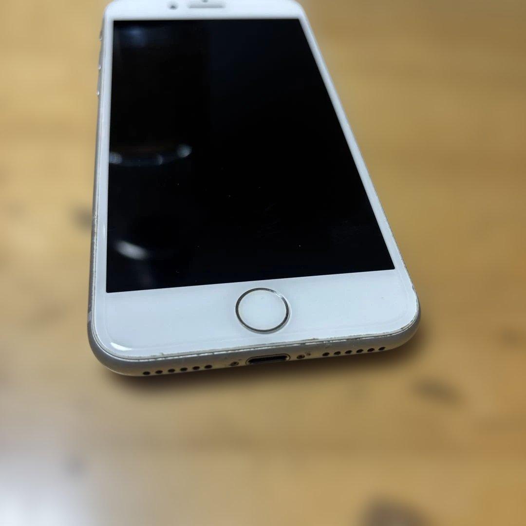 Apple iPhone 8 64GB docomo SIMロック解除済 本体