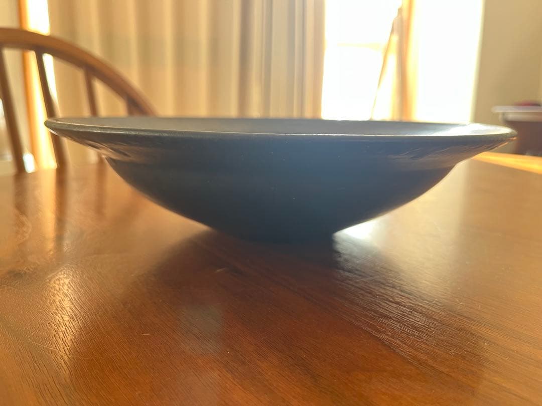 戸塚佳奈　黒　皿　器　リムボウル
