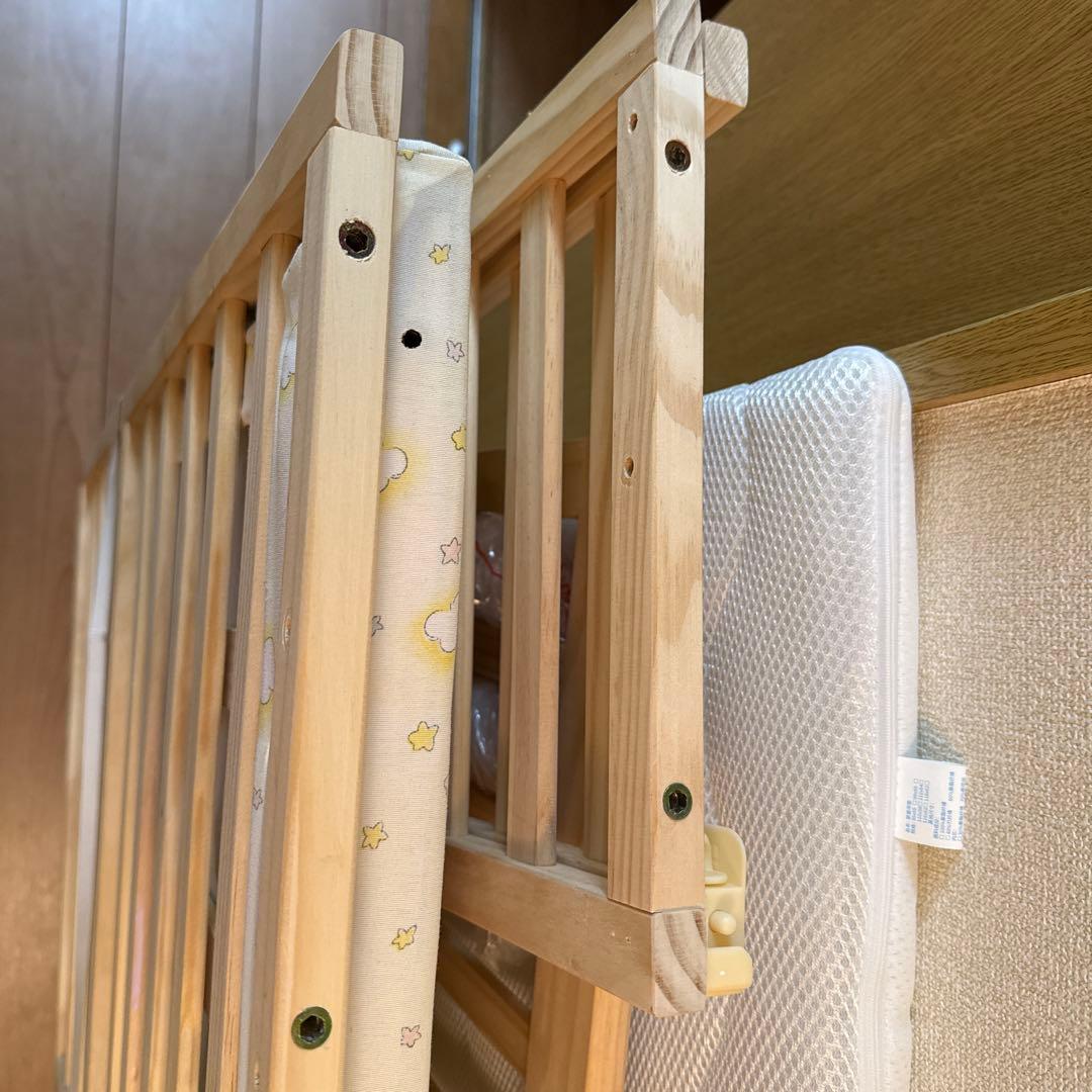 木製スリープベッド 黄色 布団付き