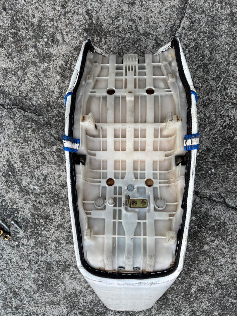 xjr400 三段シート 前期用 エナメル