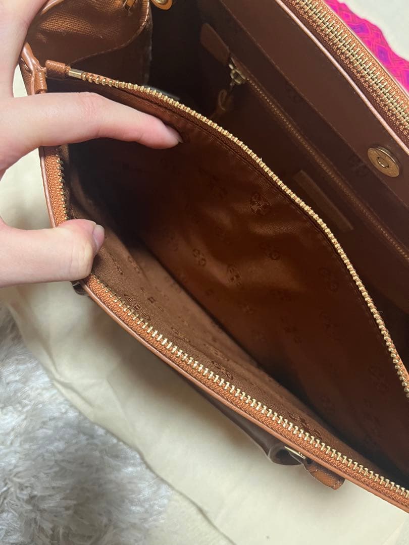 トリーバーチ　ブラウン トートバッグ ショルダーストラップ付き