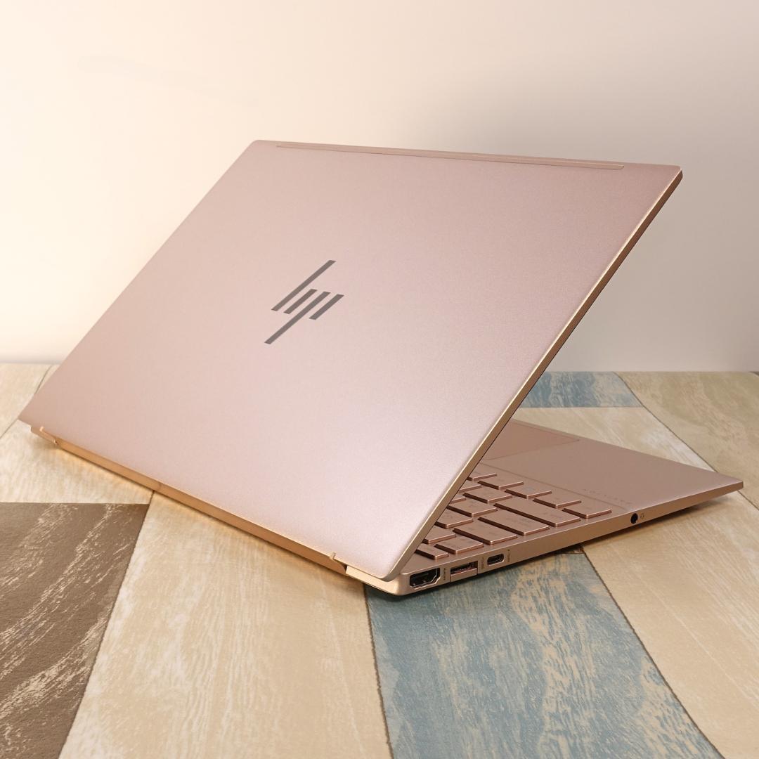 極美品の２０２３年製✨✨６コア１２スレッドのＲｙｚｅｎ５に超高速大容量ＳＳＤ搭載