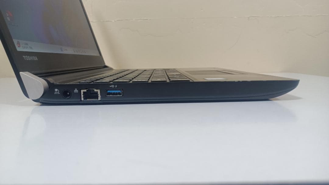 ノートパソコンTOSHIBA 第六世代Core i5 SSD256G メモリ8G