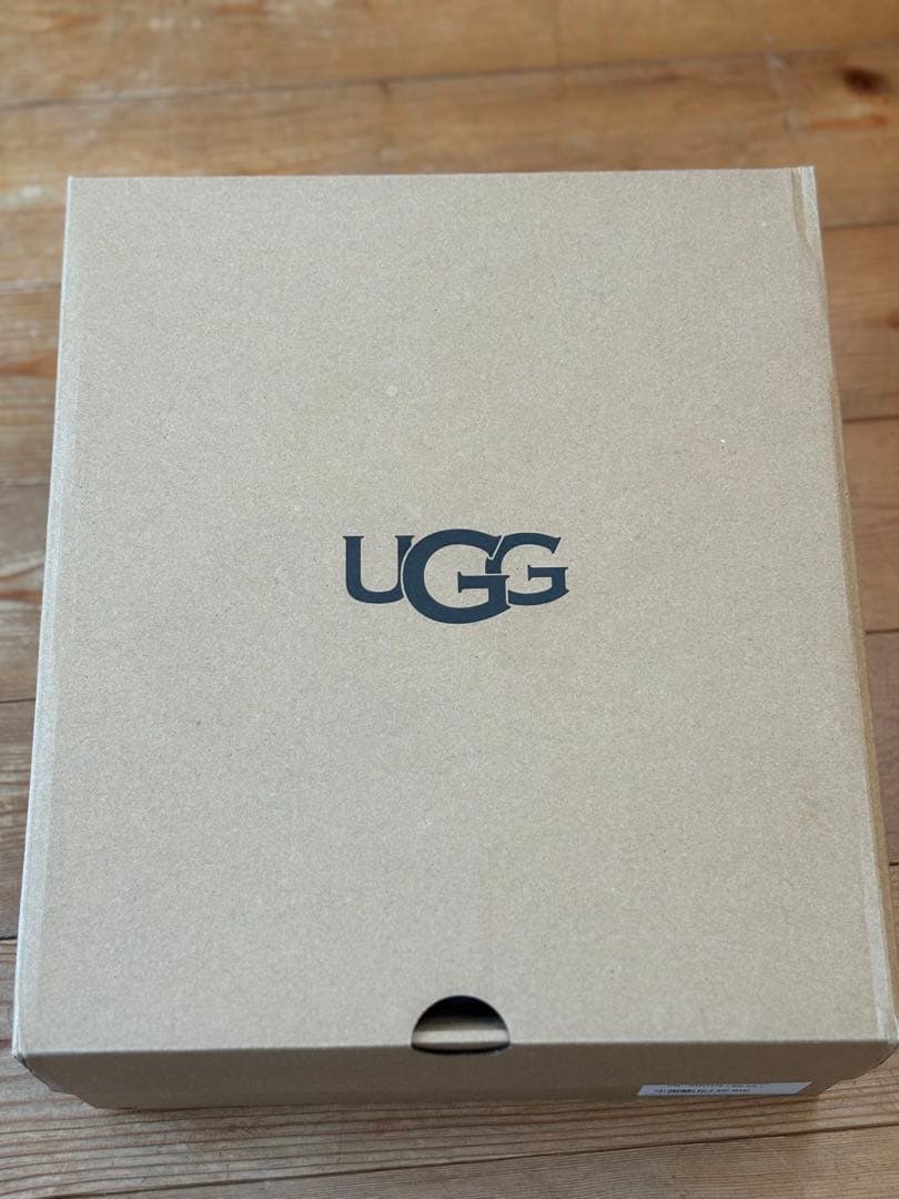 UGG ブラックプラットフォームブーツ