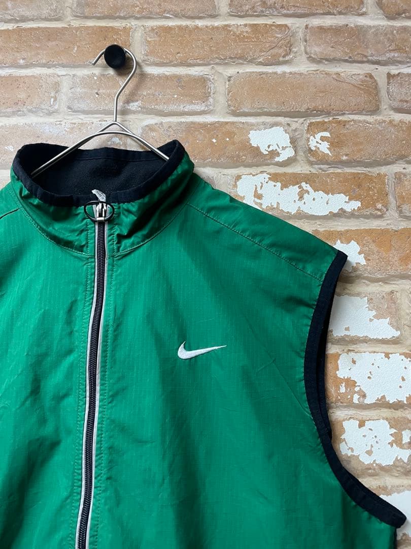 90s NIKE ナイキ　ナイロンベスト　ベスト　刺繍　スウォッシュ　緑　y2k