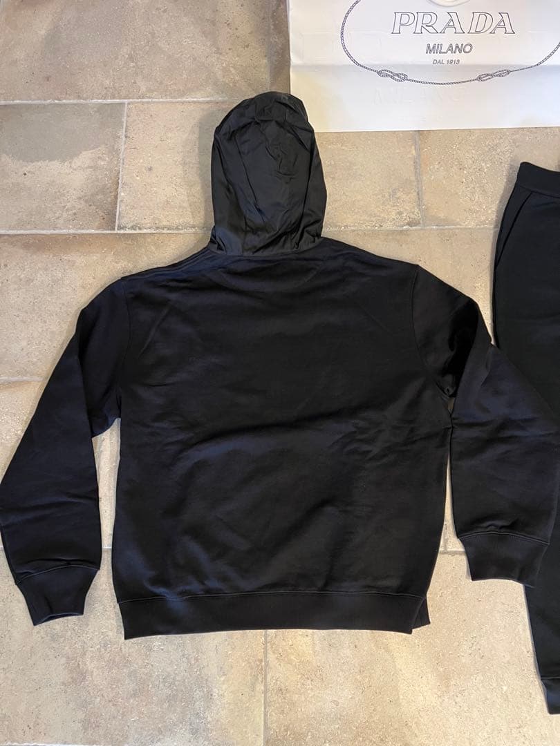 春PRADA プラダ　セットアップ　ジップフーディパーカー&パンツ ブラック　黒