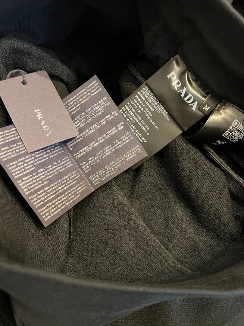 春PRADA プラダ　セットアップ　ジップフーディパーカー&パンツ ブラック　黒