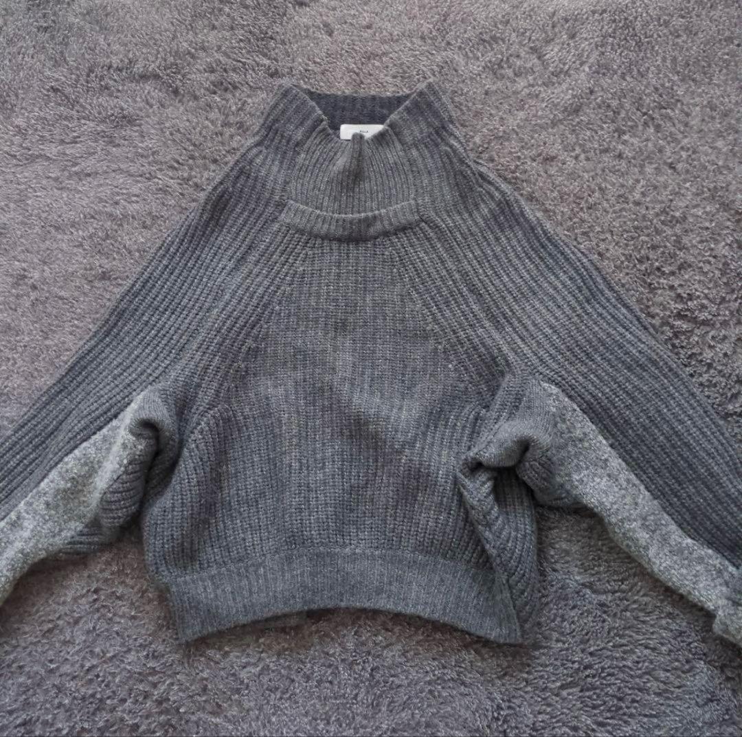 TOGA PULLA グレー タートルネックセーター　アルパカ混