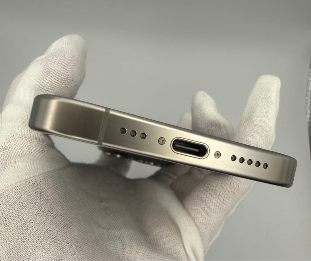 【極美品】iPhone16 Pro 1TB デザートチタニウムSIMフリー