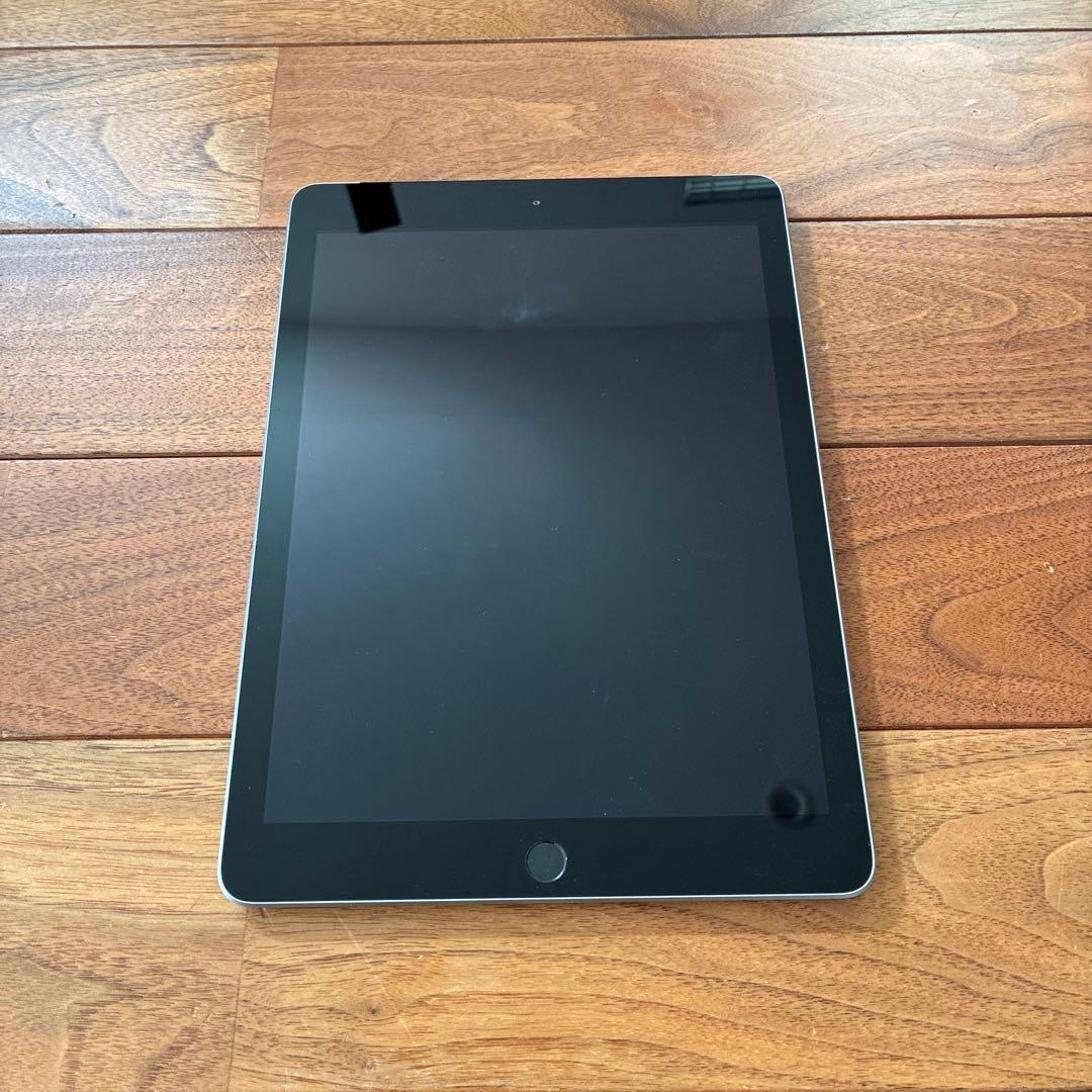 Apple iPad本体 第6世代 32GB