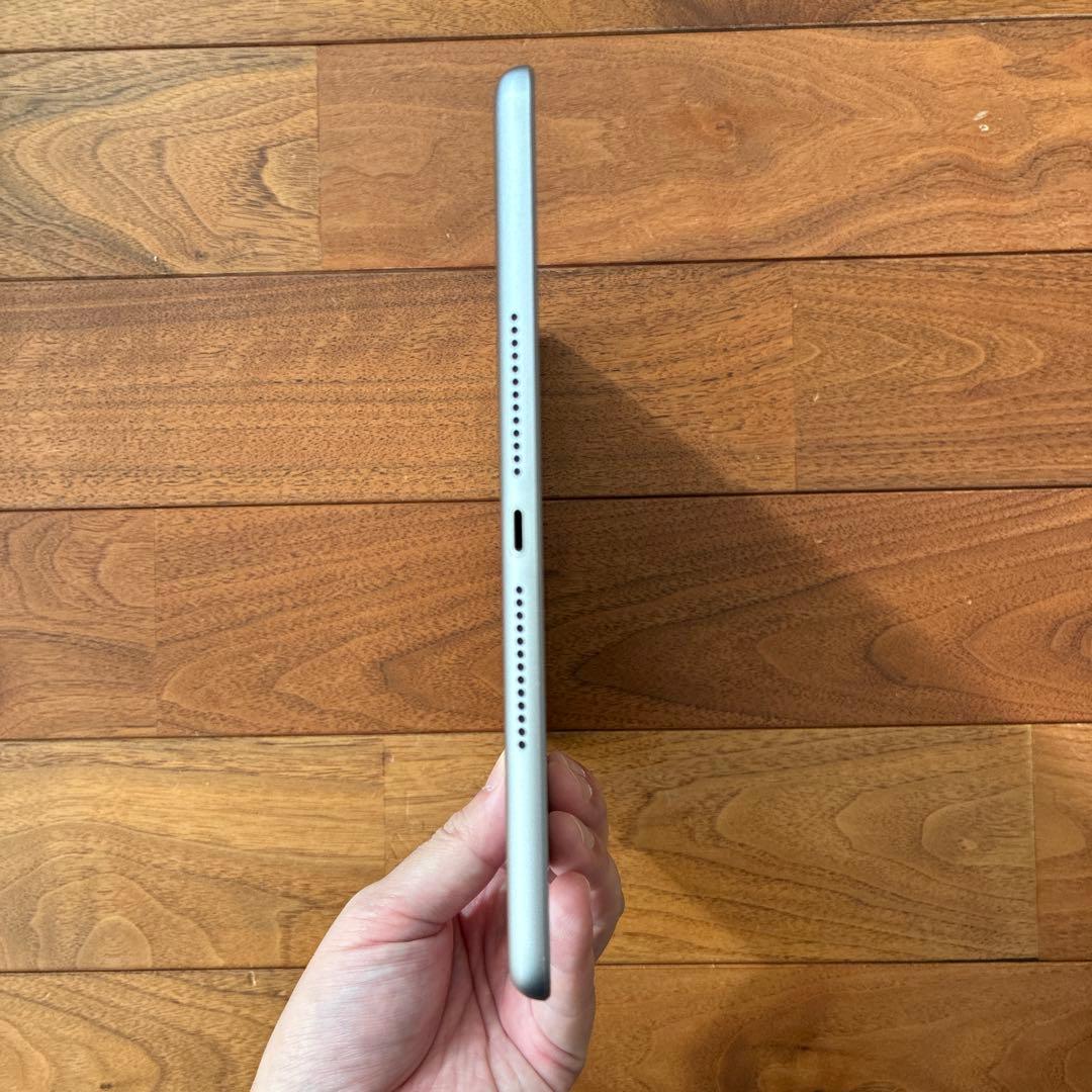 Apple iPad本体 第6世代 32GB