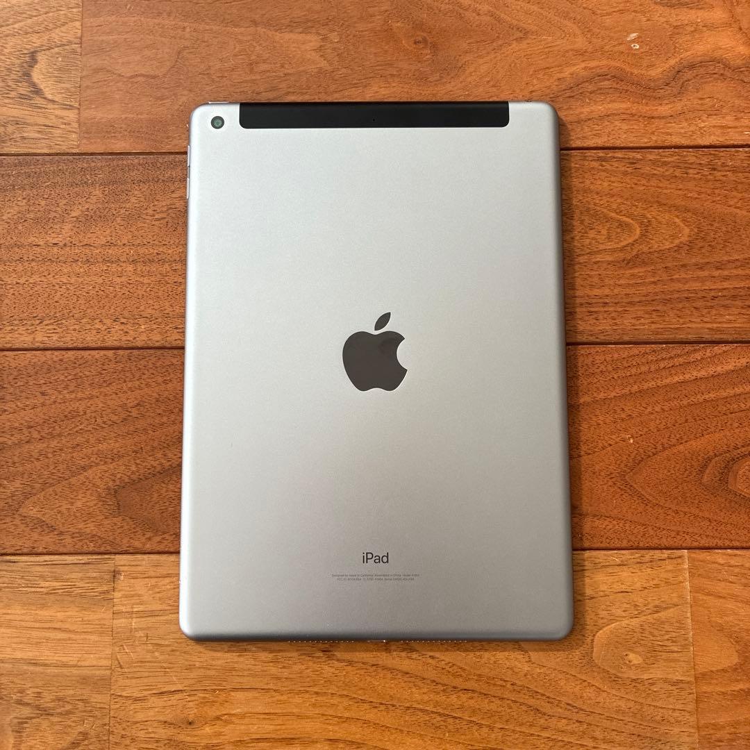 Apple iPad本体 第6世代 32GB