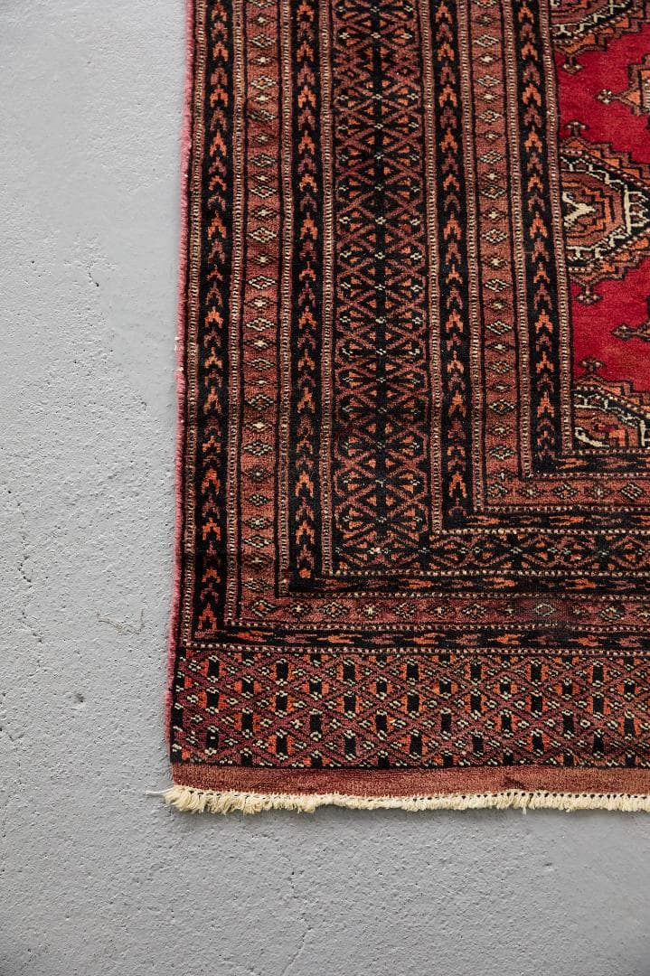 ヴィンテージラグ　トライバルラグ　ラホール産(189×125cm) 赤　茶　黒