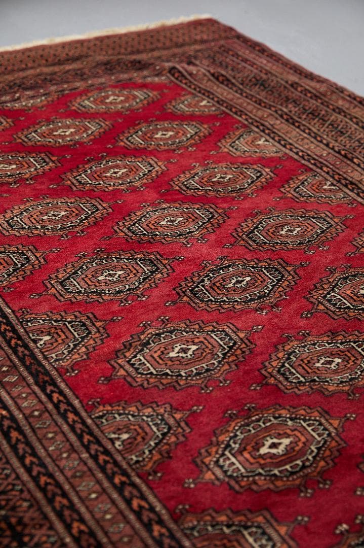 ヴィンテージラグ　トライバルラグ　ラホール産(189×125cm) 赤　茶　黒