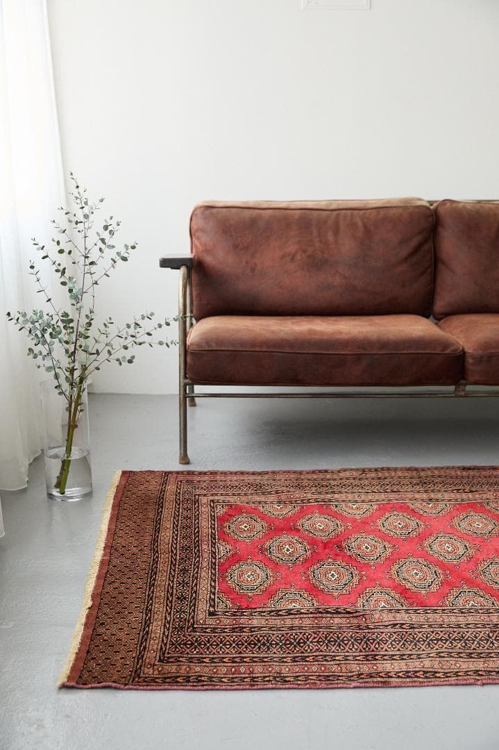 ヴィンテージラグ　トライバルラグ　ラホール産(189×125cm) 赤　茶　黒