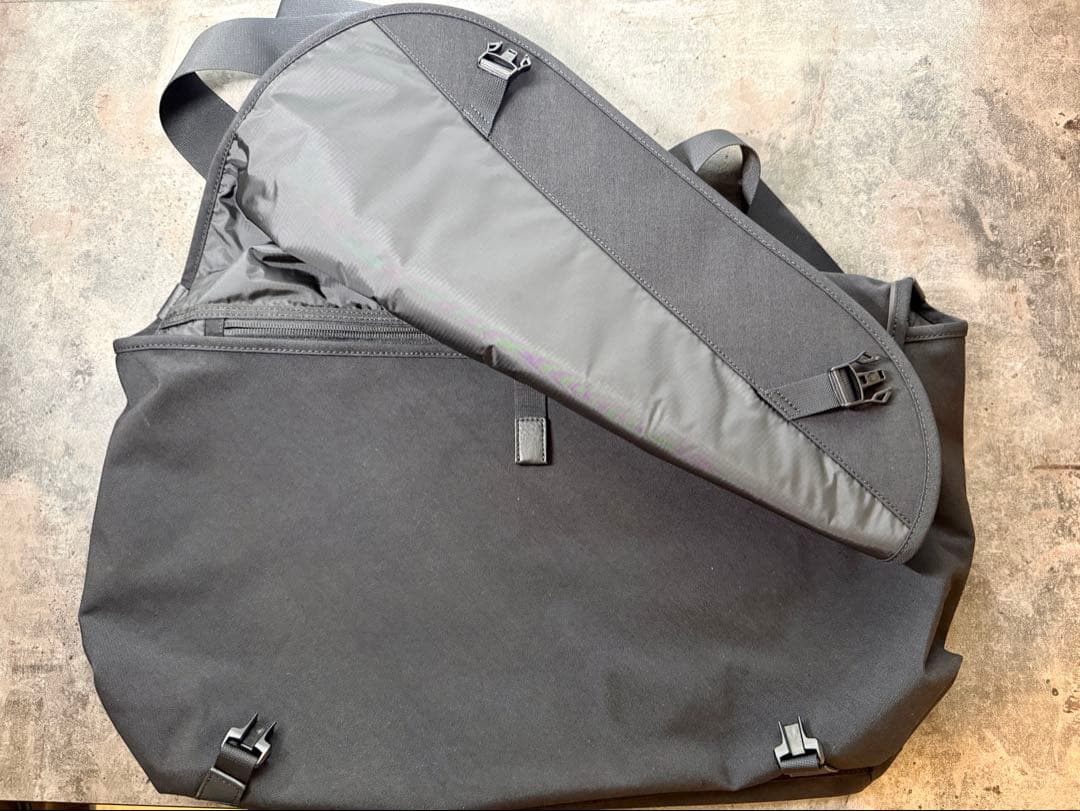 ATTITU CORDURA/レザーコンビ メッセンジャーバッグ Large