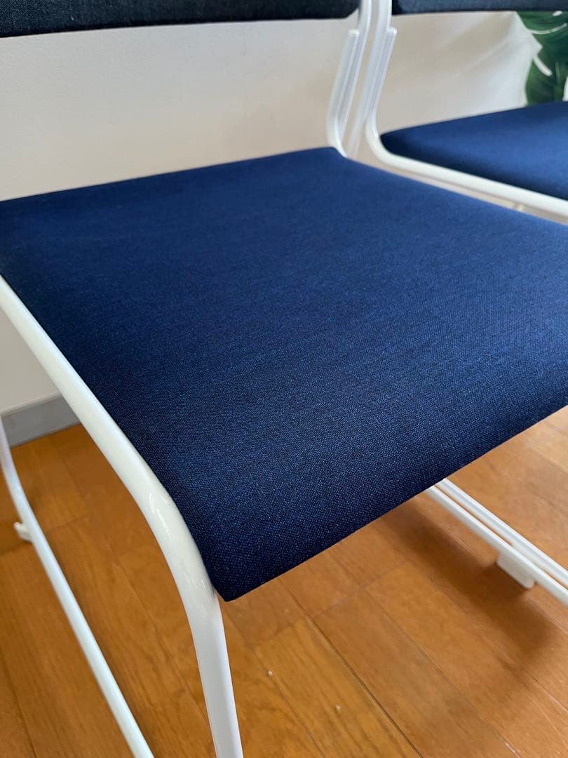 セイアローズ LEO スタッキングチェア 4脚　モダン　カフェ ダイニング