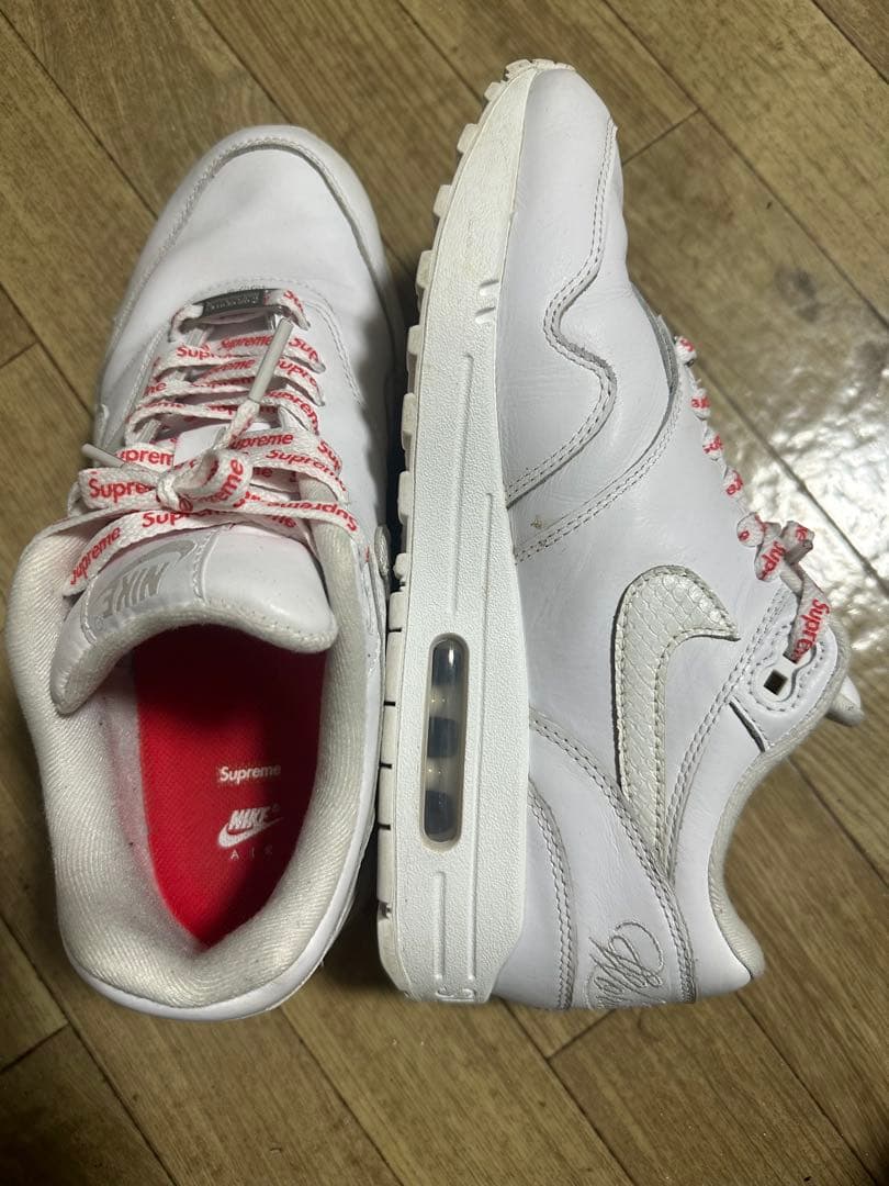 Nike Air Max 1 Supreme ホワイト
