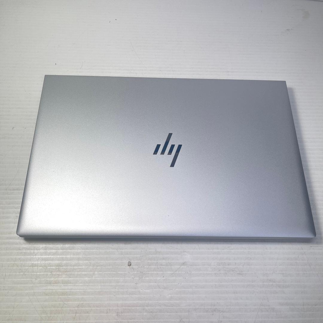 HP EliteBook 830G8 / i5 / 256GB / 13.3型