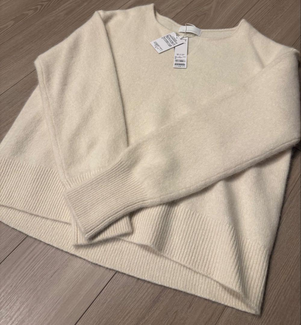 今期　新品タグ付　ガリャルダガランテ　ニット