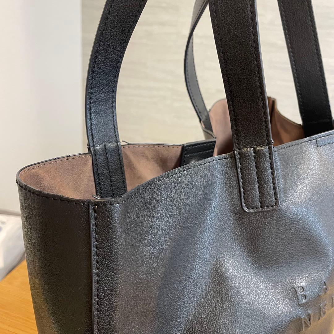 【バーニーズニューヨーク】ロゴトートバッグ　黒　美品　肩掛け◎