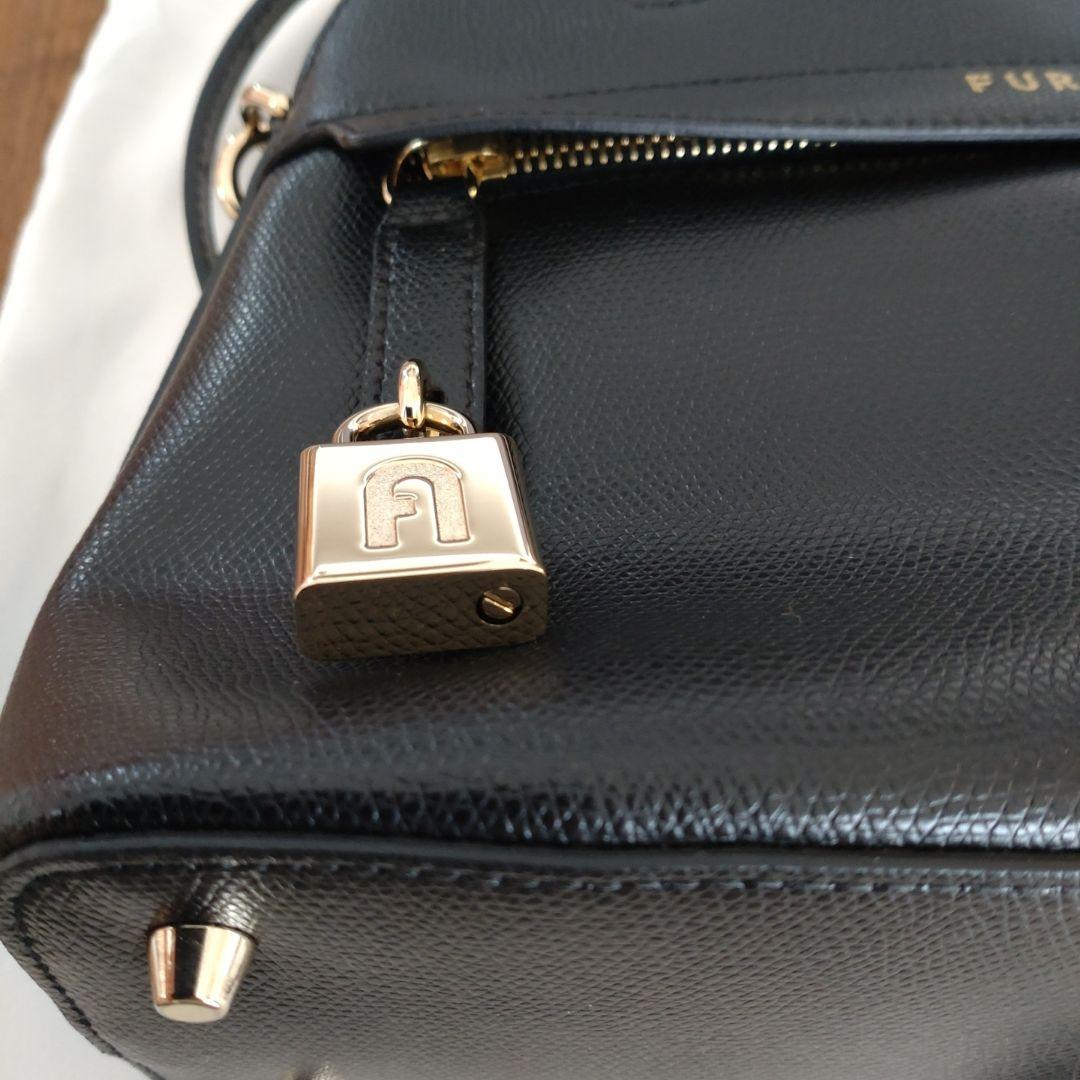 FURLA パイパー　ブラック ハンドバッグ　ショルダーつき