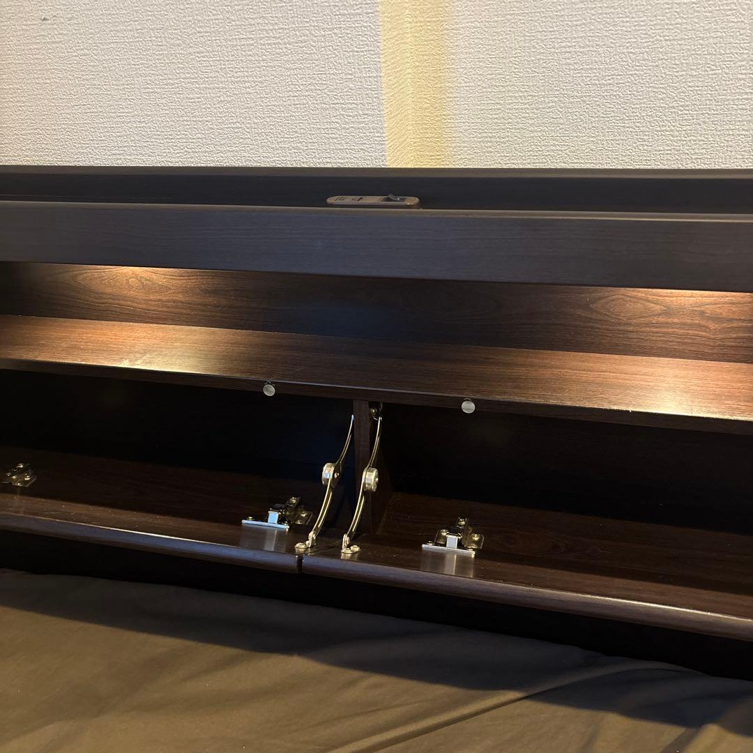 ニトリ　セミダブルのベッド