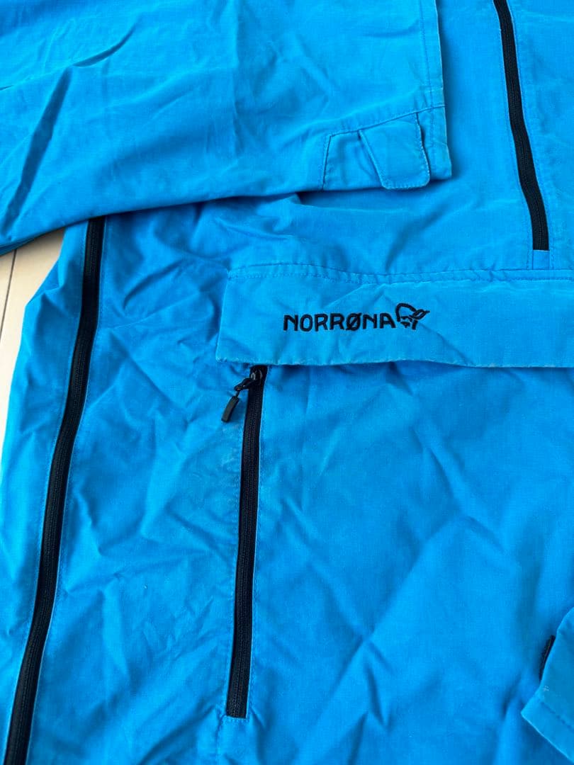 ノローナ　スヴァルバールコットンアノラック　men's s表示ですがM/L