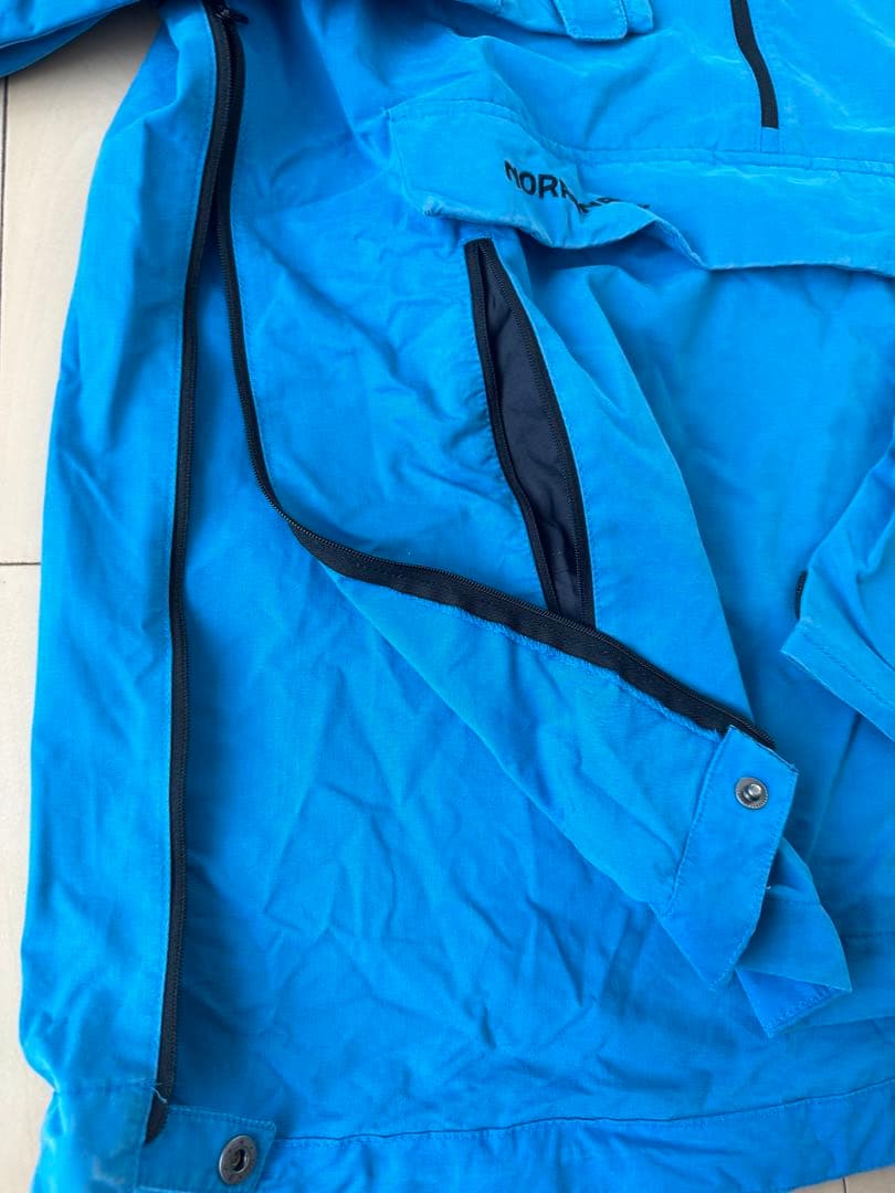 ノローナ　スヴァルバールコットンアノラック　men's s表示ですがM/L