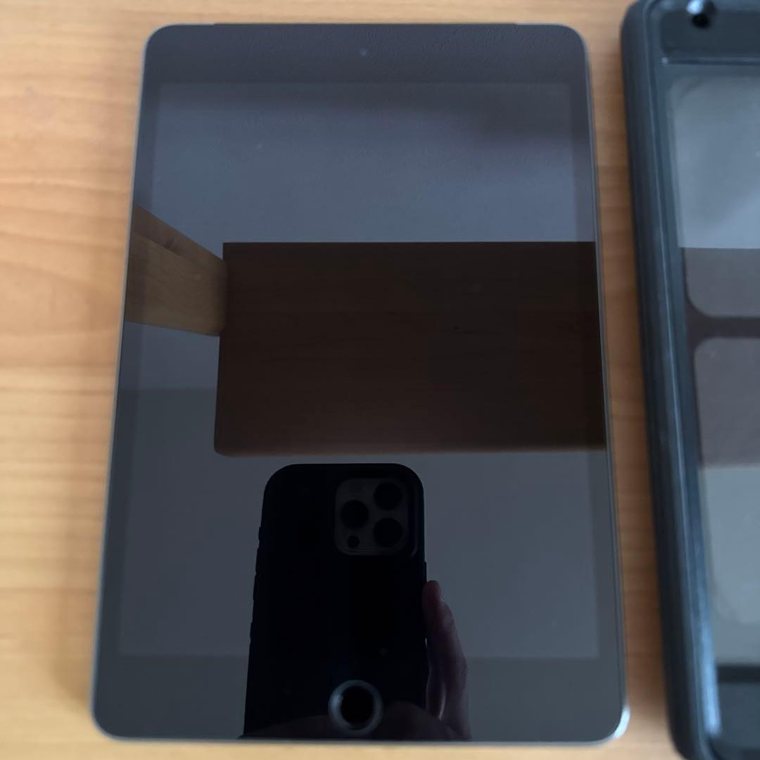 iPad mini 4 A1550 シルバー