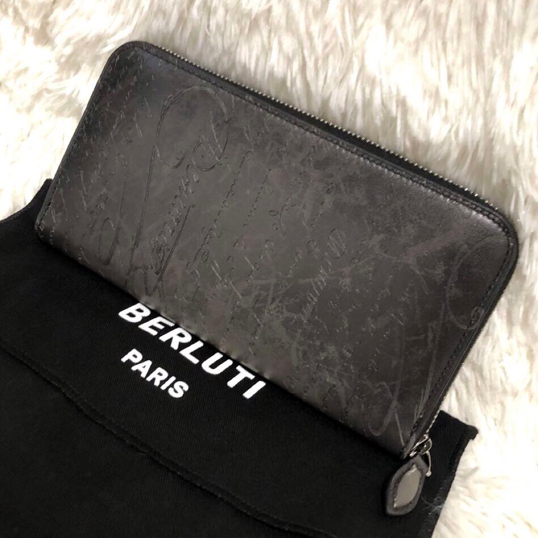 未使用✨ベルルッティ レザー　ラウンドファスナー　長財布
