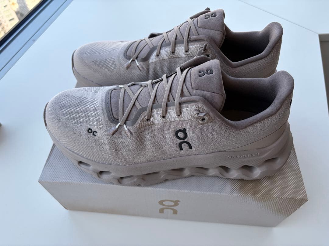完売品　新品　On Cloudtilt cinder Ash 27㌢