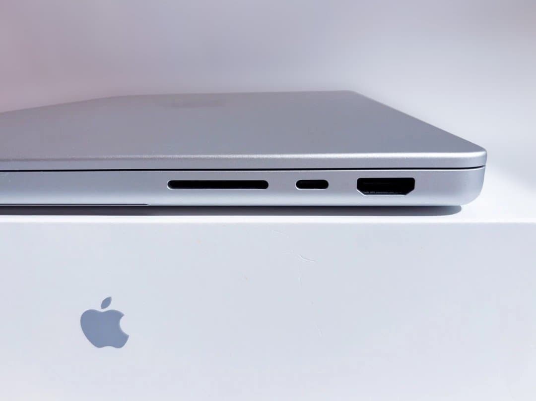 【超美品】MacBookPro14インチM3Proシルバー18GB 512GB