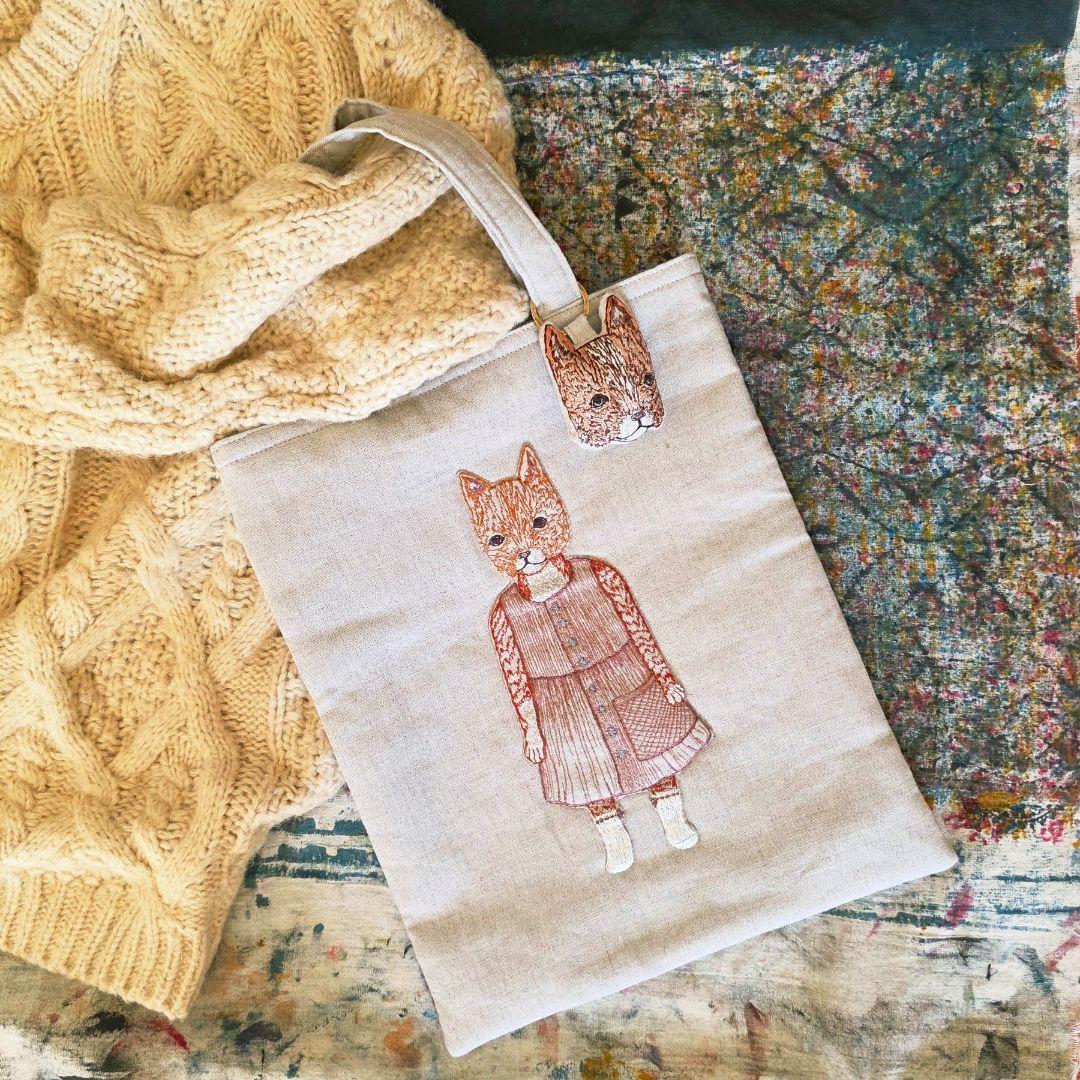 ❁ハンドメイドになります❁ リングチャーム付き　アップリケトートバッグ