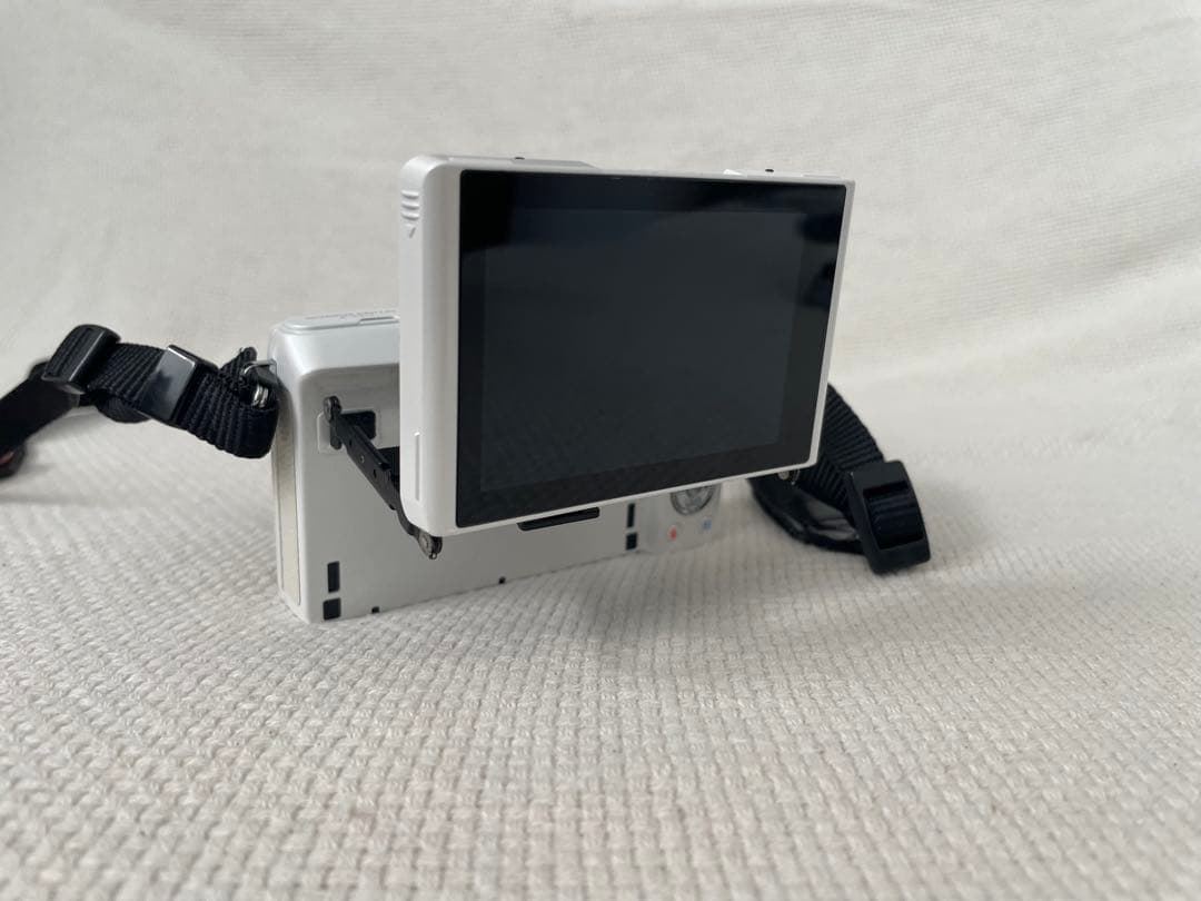 OLYMPUS PEN Lite E-PL7 EZダブルズームキット ホワイト