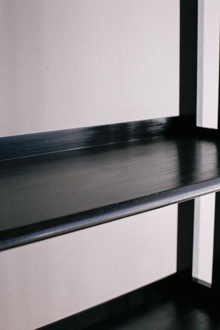 黒塗り　本棚　収納棚　飾り棚　ブックシェルフ　キャビネット　アンティーク　古家具