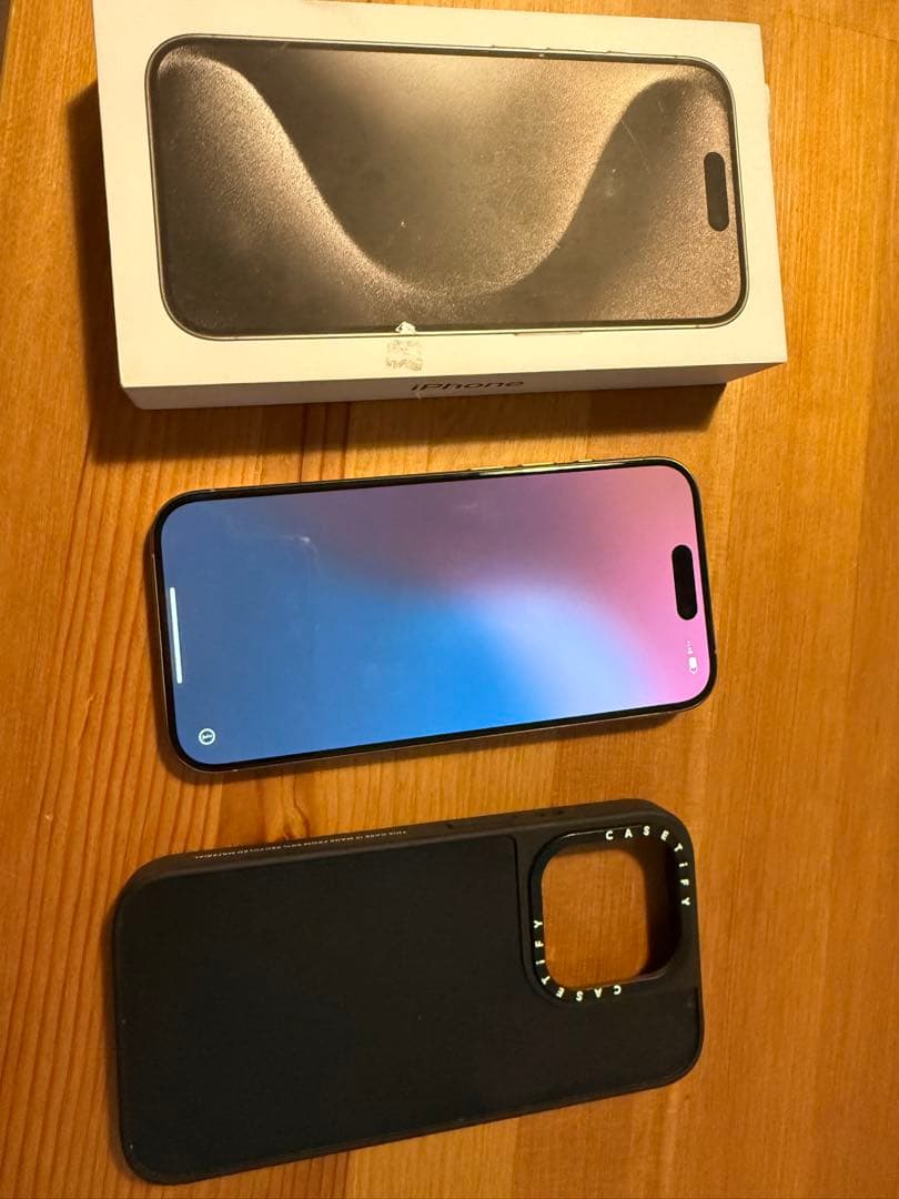 iPhone 15 Pro ナチュラルチタニウム　256GB SIMフリー